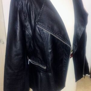 Miami Sleek Black Leather Jacket with Zipper Accents
